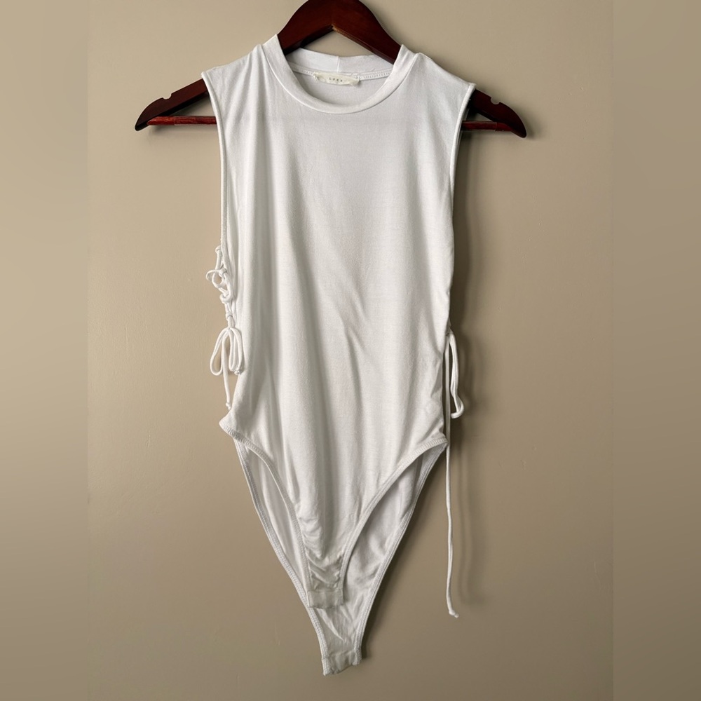 Lush White Sleeveless Side-Tie Bodysuit - Picture 3 of 5